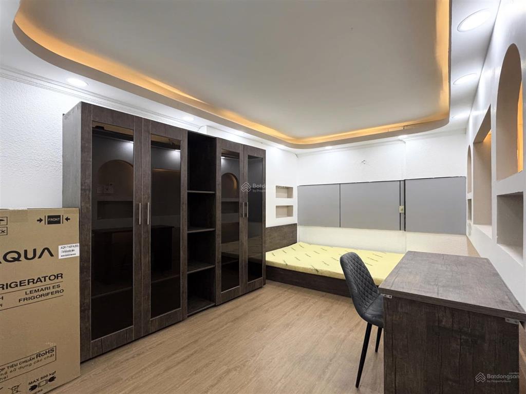 Studio thang máy ngay dưới chân cầu vượt nguyễn thái sơn