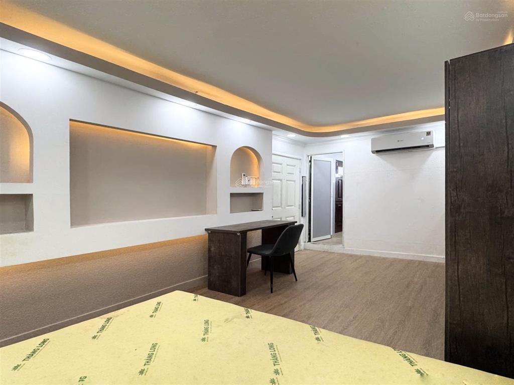Studio thang máy ngay dưới chân cầu vượt nguyễn thái sơn