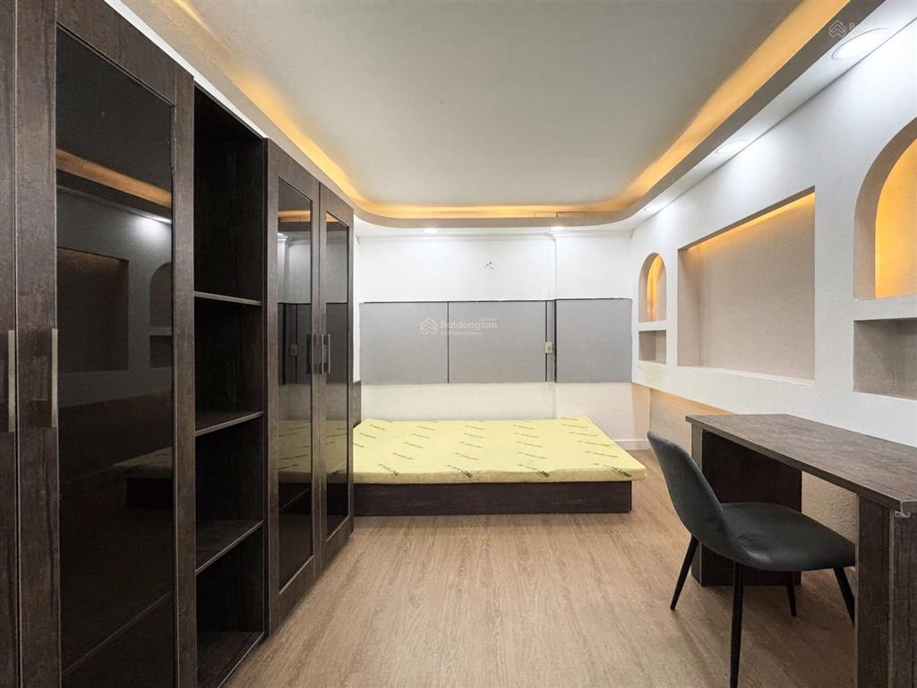 Studio thang máy ngay dưới chân cầu vượt nguyễn thái sơn