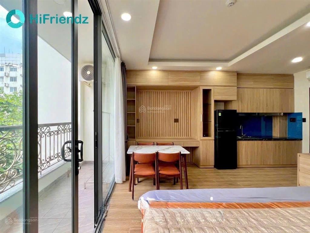 Cho thuê căn hộ studio luxury  nội thất cao cấp  ban công  ngay vincom cộng hoà quận tân bình