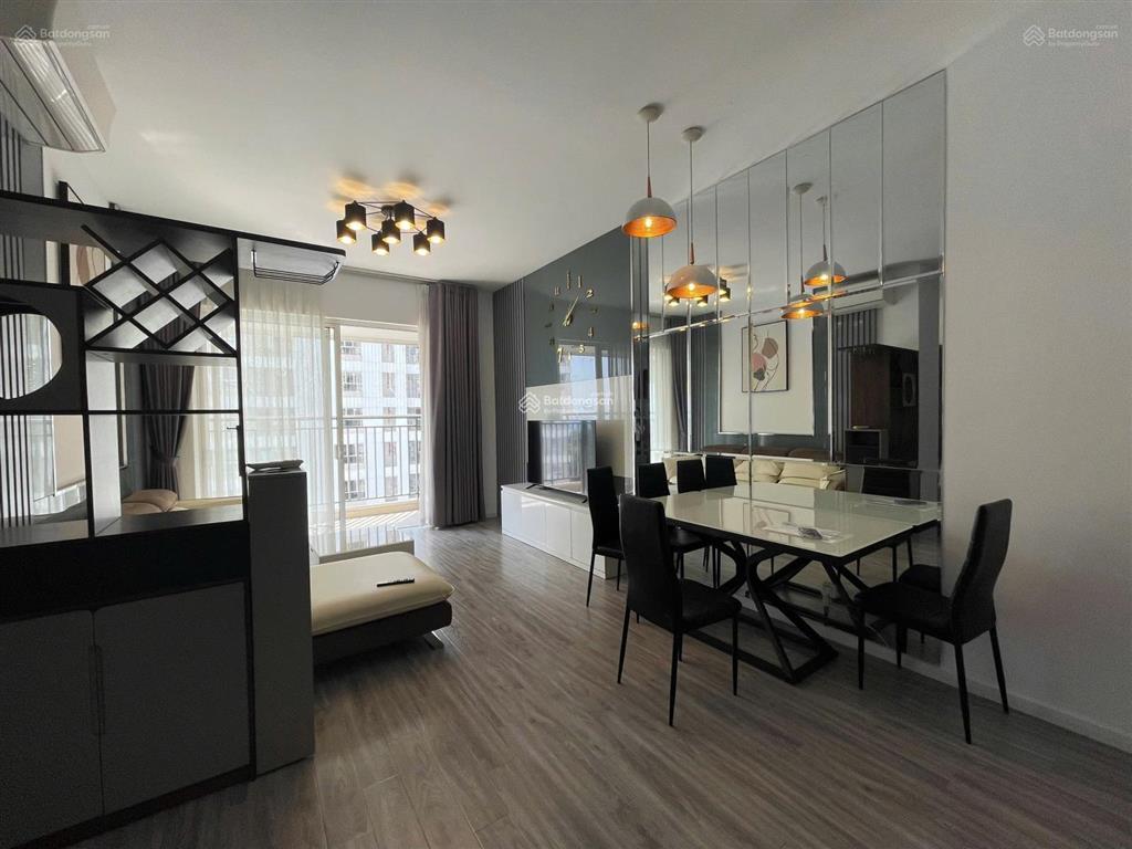 Cho thuê nhanh căn hộ res 11,lạc long quân,dt 78m2, 2pn, 2wc.giá chỉ 12,5tr/t rẻ nhất thị trường.