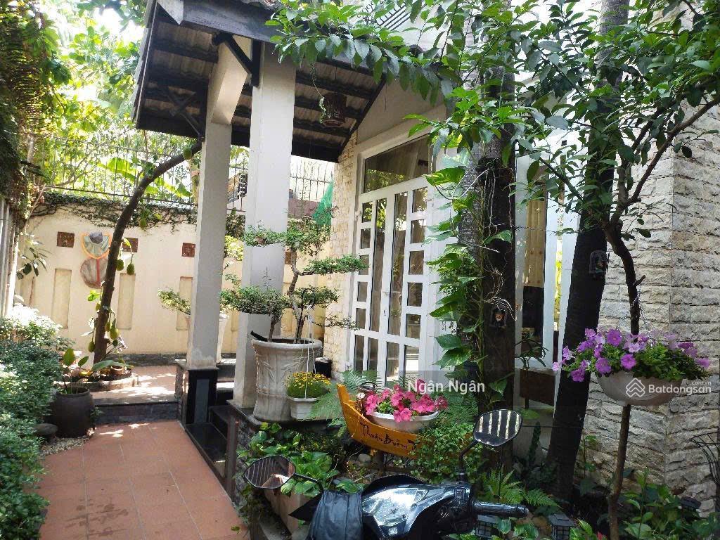 Bán nhà (10x19m) 190m2 gần bệnh viện, nằm ngay chợ bờ ngựa, đang cho thuê 25 triệu giá 2.500 triệu