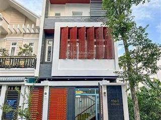 Bán nhà (5x16,68m)83m2 gần bệnh viện nằm ngay chợ bình chánh đang cho thuê 22 triệu giá 1280 triệu