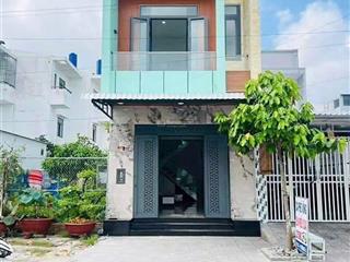 Nhà ở xã tân nhựt  bình chánh, chỉ 810triệu