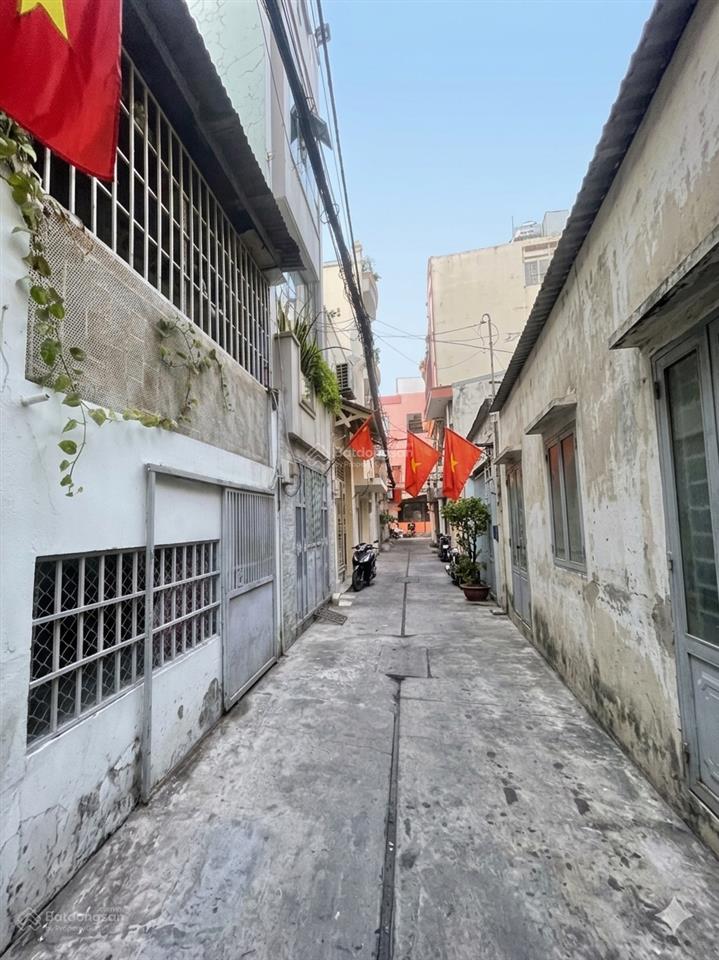 Bán nhà hẻm oto  nhà cũ tiện sửa, xây mới  sát q1, cầu thủ thiêm  sổ vuông a4  bao sang tên