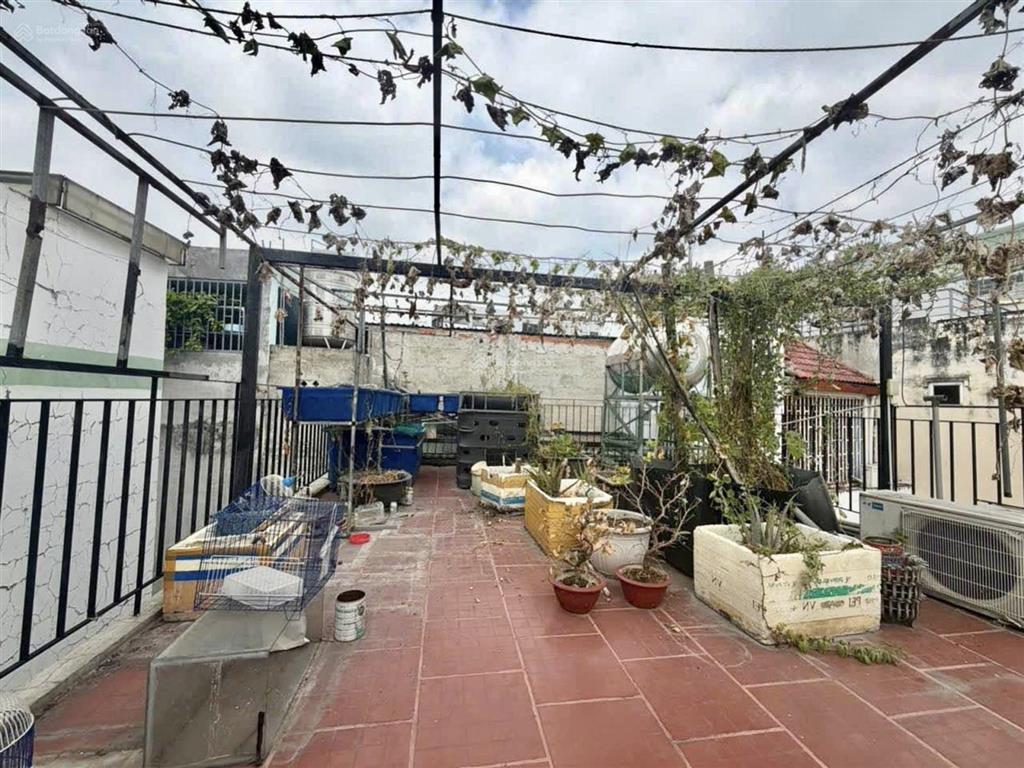 Quá rẻ chỉ 86tr/m2  bán nhà 4 tầng 104m2  có 4 chdv nguyễn kiệm ngay nguyễn văn công