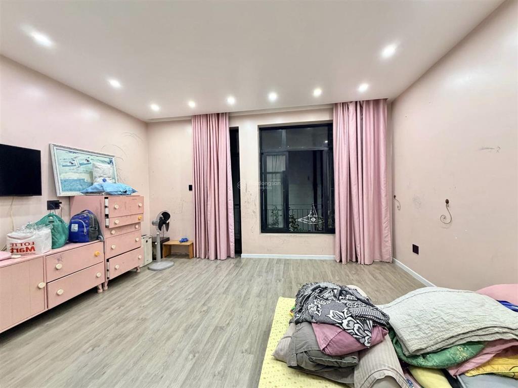 Quá rẻ chỉ 86tr/m2  bán nhà 4 tầng 104m2  có 4 chdv nguyễn kiệm ngay nguyễn văn công