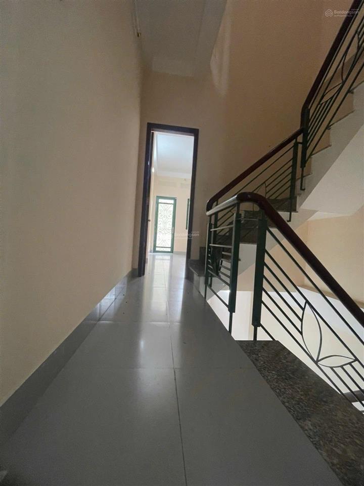 Nhà đẹp 50m 1 trệt 2 lầu sân thượng 4pn hẻm nhựa xe tải thông ô tô ngủ trong nhà  90tr/m2