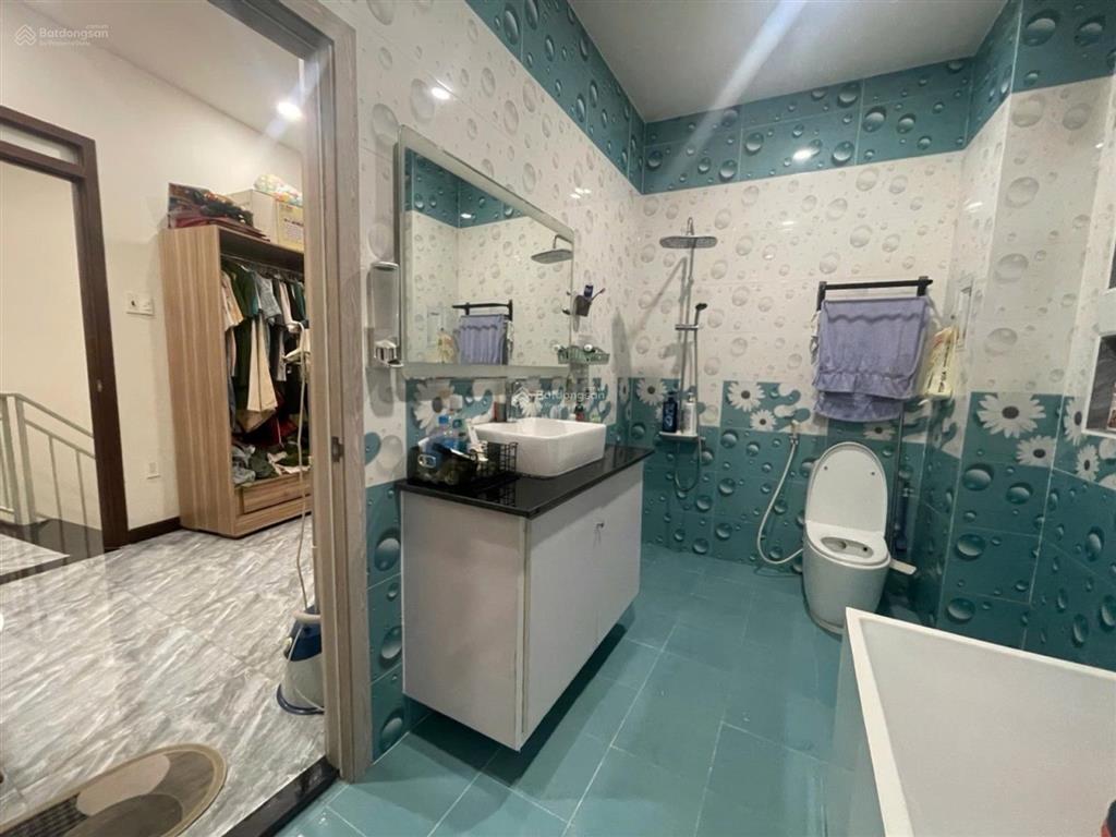 Nhà nguyễn văn đậu hxh sát mặt tiền hiếm 3 mặt hẻm mới ở ngay btct full năng lượng mặt trời