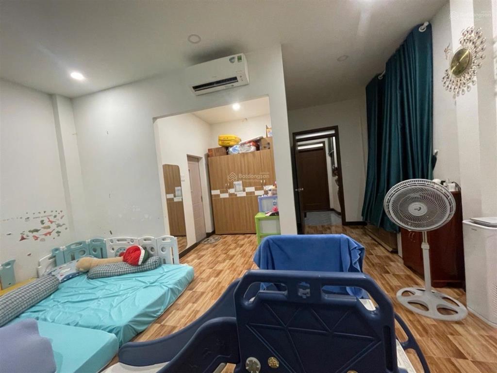 Nhà nguyễn văn đậu hxh sát mặt tiền hiếm 3 mặt hẻm mới ở ngay btct full năng lượng mặt trời