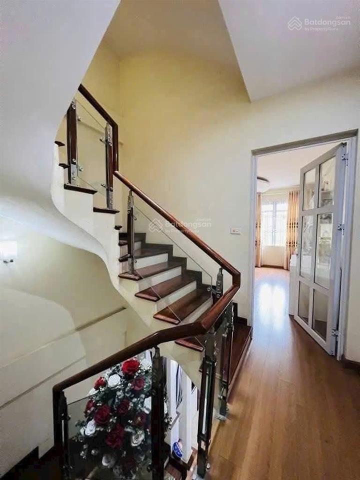 Hoàng quốc việt 64m  phân lô  lô góc  ô tô tránh  kinh doanh  mt 5.4m  22 tỷ