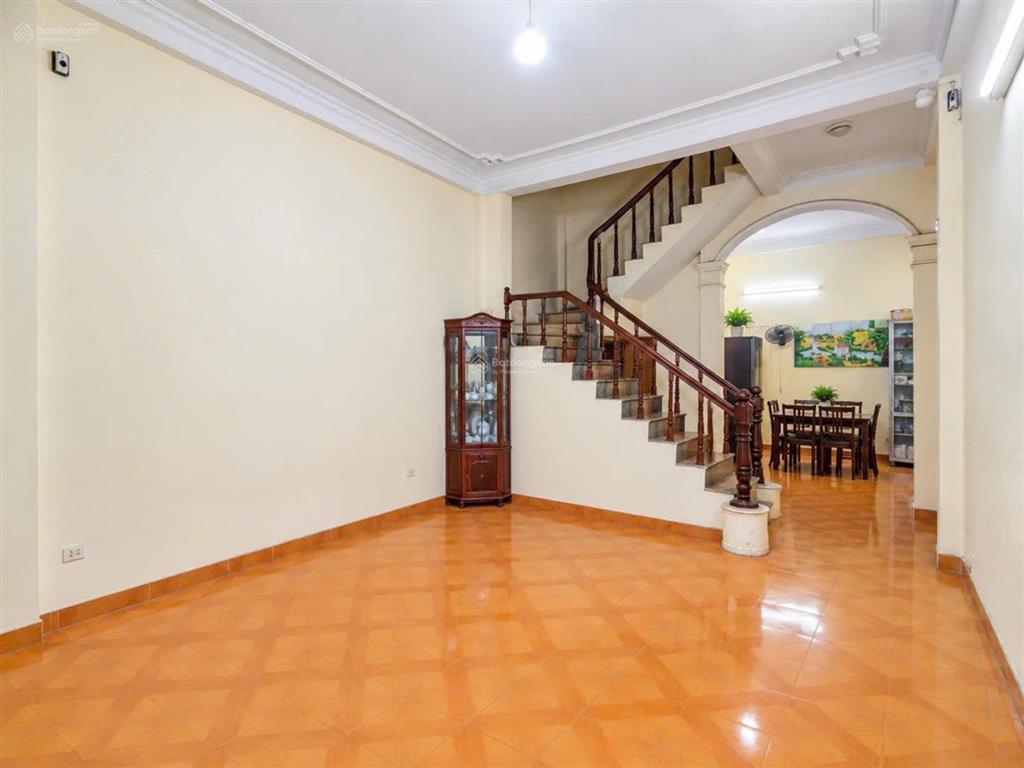 60m hoàng quốc việt  phân lô  ô tô tránh  vỉa hè  kinh doanh  21.5 tỷ