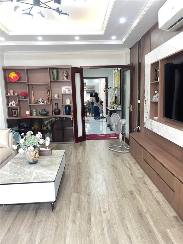 Trần quốc hoàn 60m  5 tầng  phân lô  ô tô tránh  kinh doanh  2 thoáng  mt 4.8m  23.9 tỷ