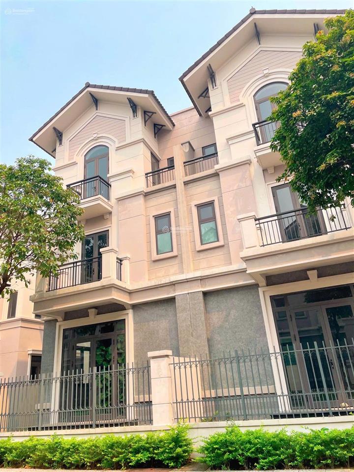 Bán cặp biệt thự song lập dt lớn 135m2, giá chỉ 9,x tỷ/căn khu centa city