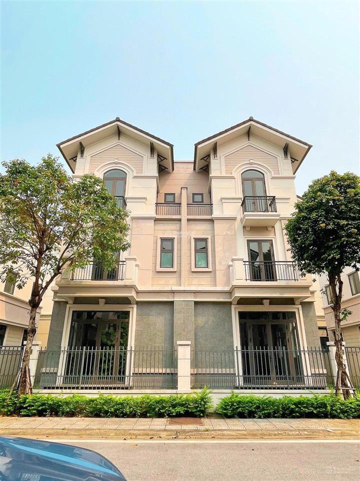 Bán cặp biệt thự song lập dt lớn 135m2, giá chỉ 9,x tỷ/căn khu centa city