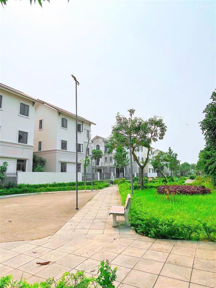 Bán cặp biệt thự song lập dt lớn 135m2, giá chỉ 9,x tỷ/căn khu centa city