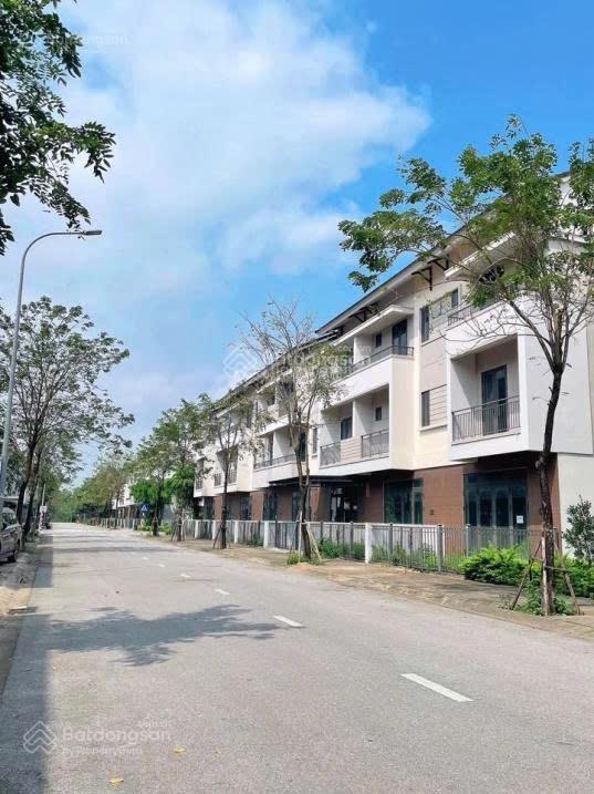 Bán shophouse hướng nam bao thuế phí tại centa city từ sơn