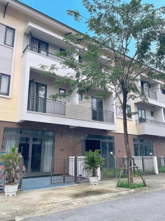 Bán shophouse hướng nam bao thuế phí tại centa city từ sơn
