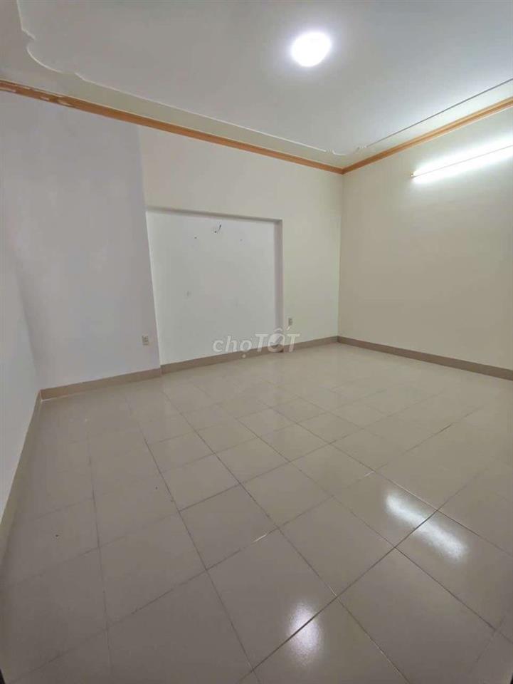 Nhà tại Kdc CTY 8, 4 phòng lớn, thuận tiện mở Vp CTY, lộ rộng