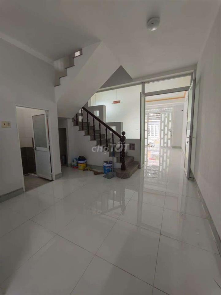 Nhà tại Kdc CTY 8, 4 phòng lớn, thuận tiện mở Vp CTY, lộ rộng