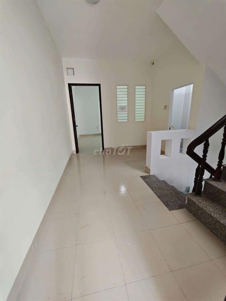 Nhà tại Kdc CTY 8, 4 phòng lớn, thuận tiện mở Vp CTY, lộ rộng