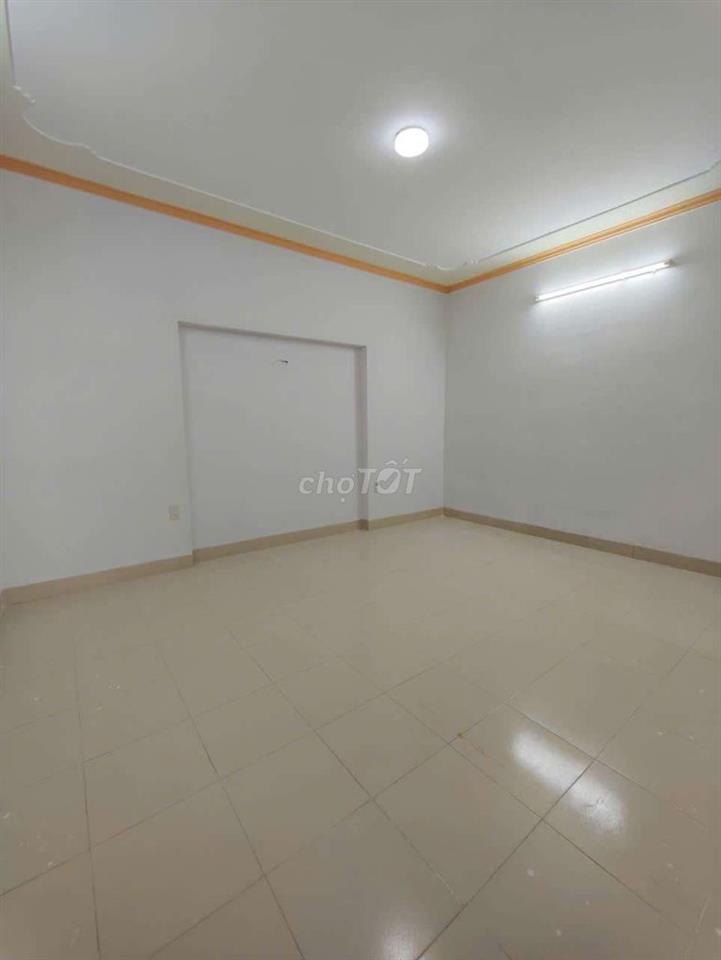 Nhà tại Kdc CTY 8, 4 phòng lớn, thuận tiện mở Vp CTY, lộ rộng
