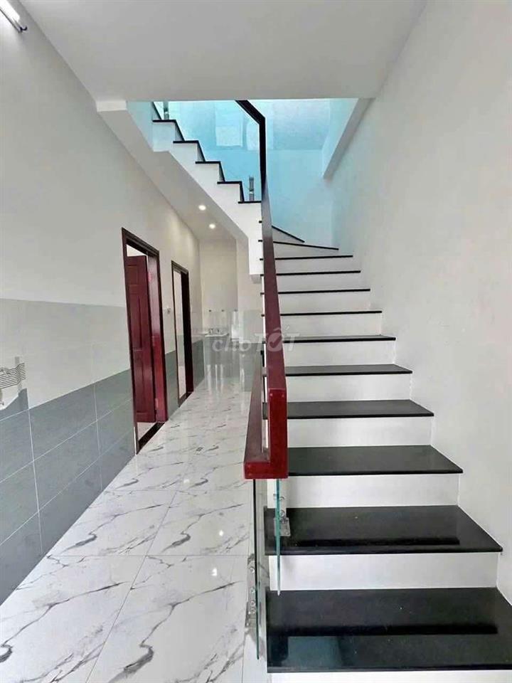 Cho thuê nhà trục chính hẻm thuận tiện kinh doanh 2 lầu