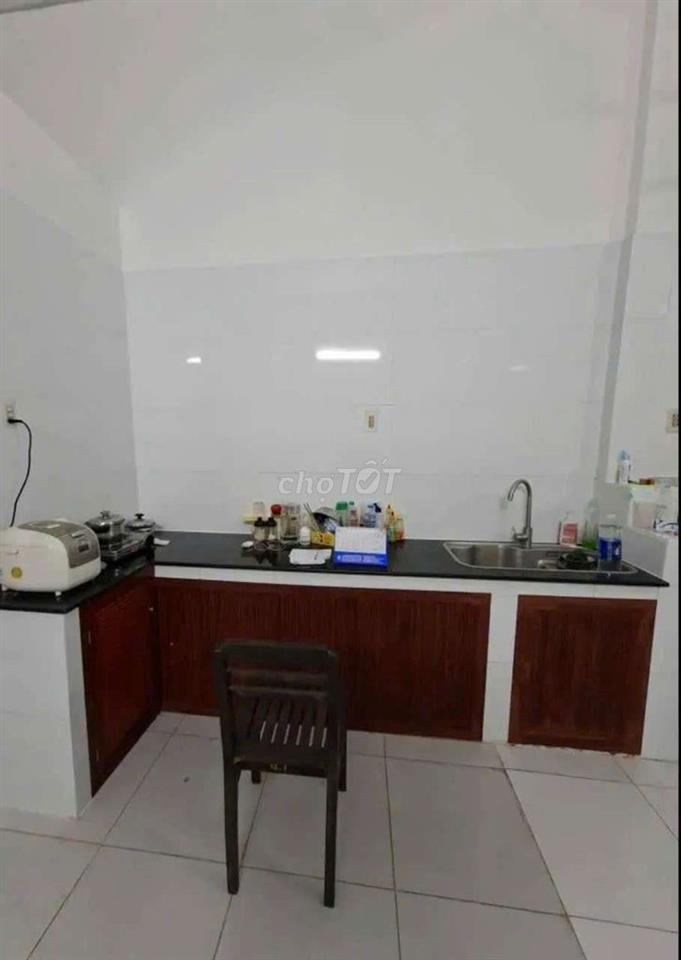 cho thuê nhà rộng rãi hẻm 311 nguyễn văn cừ