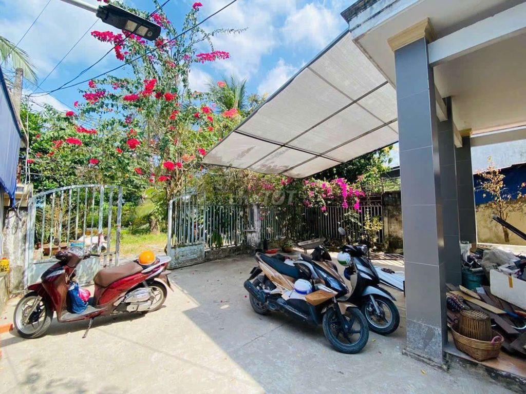 Cho thuê nhà sân vườn 1.300m2 thích hợp ở và kd cà phê sân vườn