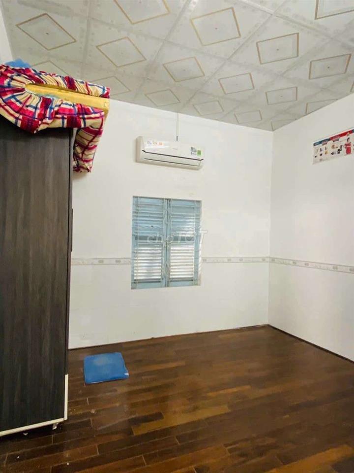 Cho thuê nhà sân vườn 1.300m2 thích hợp ở và kd cà phê sân vườn