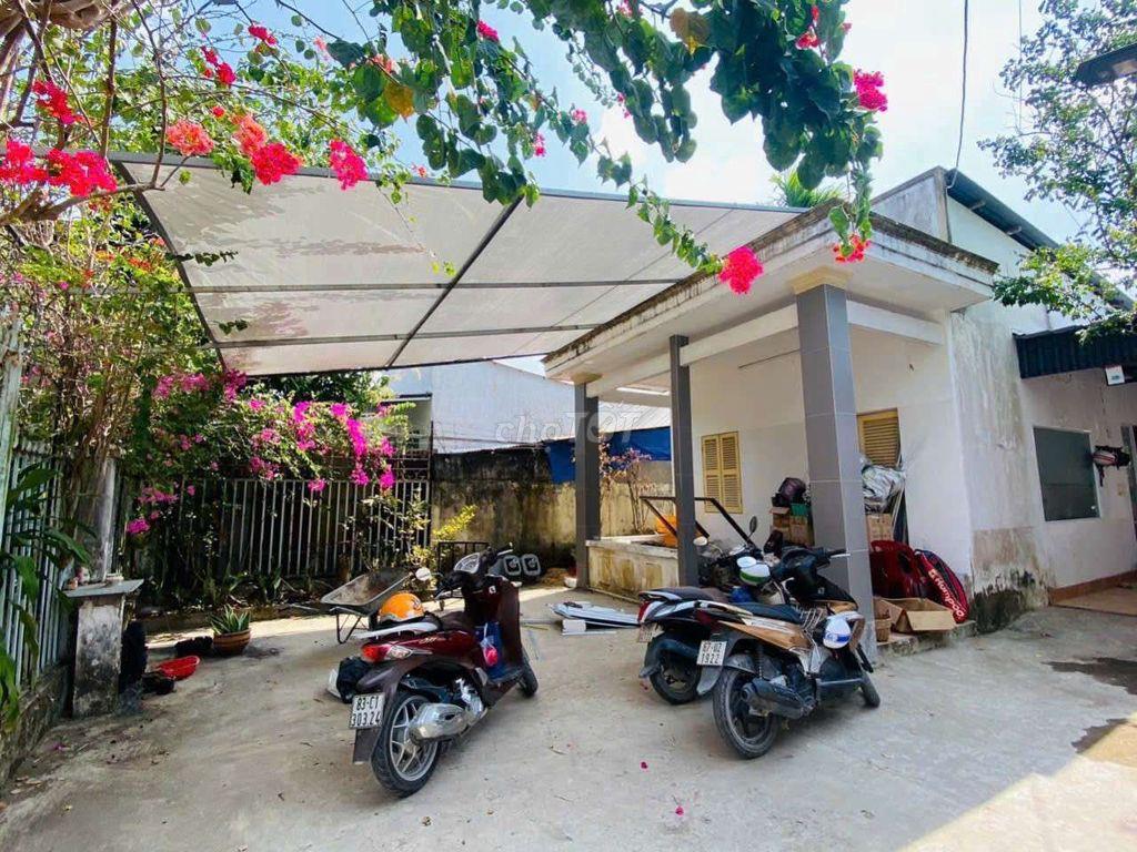 Cho thuê nhà sân vườn 1.300m2 thích hợp ở và kd cà phê sân vườn
