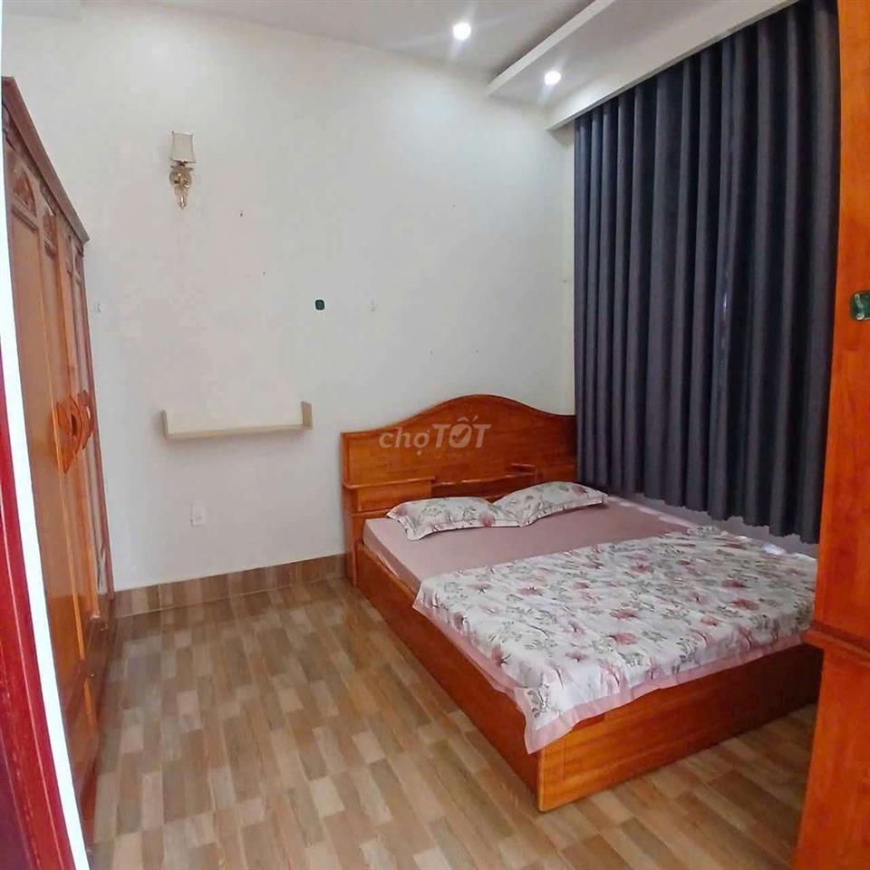 Cho thuê nhà trệt lầu full nội thất xịn, gần đại học y dược