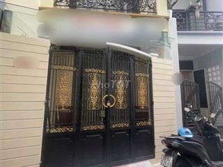 Nhà 12 triệu tháng 5 phòng ngủ full nội thất gần bến Ninh Kiều