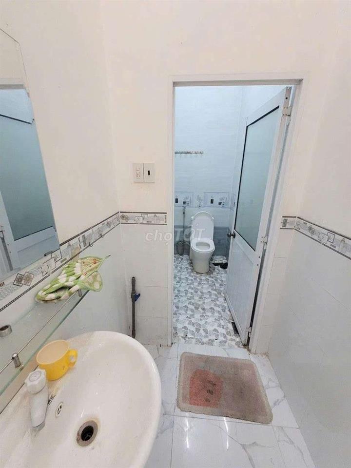 cho thuê nhà 2pn gần Cao Đẳng Cần Thơ có máy lạnh