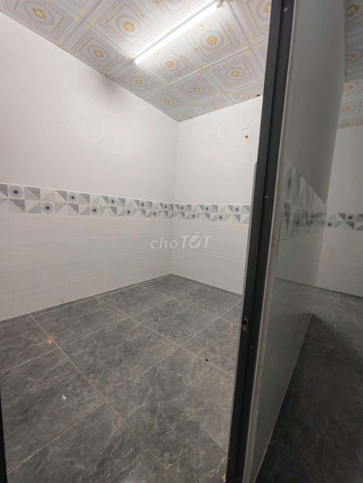 cho thuê nhà đậu ô tô kdc bình Nhựt, nhà mới sạch sẽ