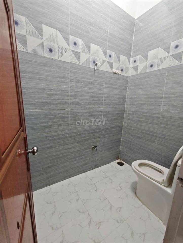 cho thuê nhà đậu ô tô kdc bình Nhựt, nhà mới sạch sẽ
