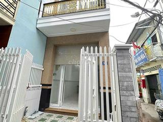 cho thuê nhà 2 lầu 3pn, 3wc trục chính hẻm Quang Trung