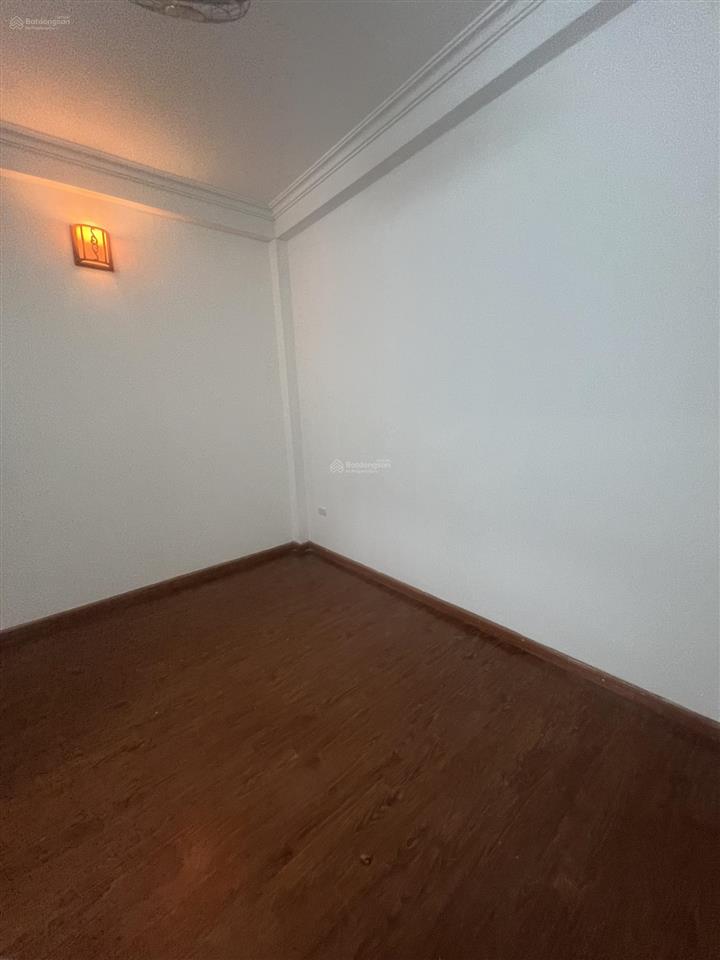 Cho thuê nhà riêng tại số 7 ngõ 163, nguyễn văn cừ, 13 triệu, 40m2