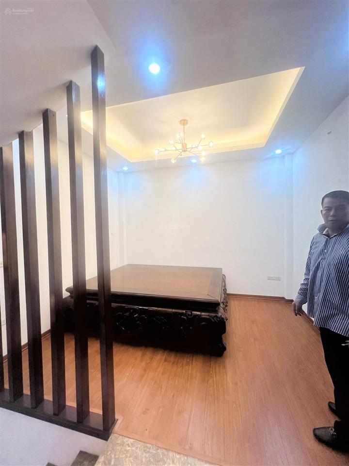 Cho thuê nhà riêng tại số 7 ngõ 163, nguyễn văn cừ, 13 triệu, 40m2