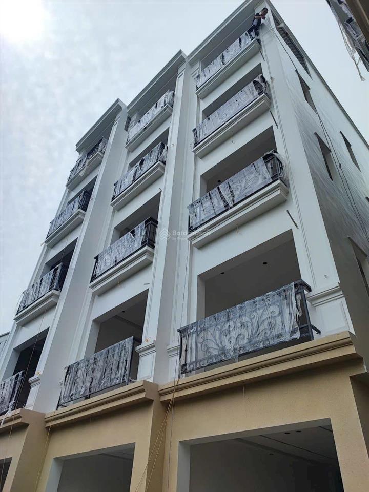 Siêu phẩm khai xuân đầu năm cho anh chị một em chân dài 31m2 5 tầng tại vân canh mới cứng nóng hổi