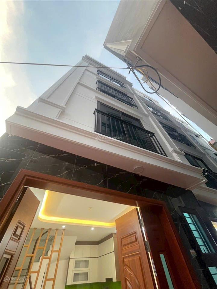 Hot cần nhượng lại cho anh chị ngay và luôn căn nhà 31m2 5 tầng tại ngõ thông nằm sát chợ vân canh