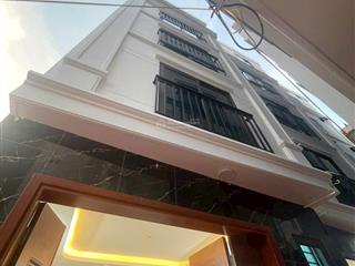 Hot cần nhượng lại cho anh chị ngay và luôn căn nhà 31m2 5 tầng tại ngõ thông nằm sát chợ vân canh