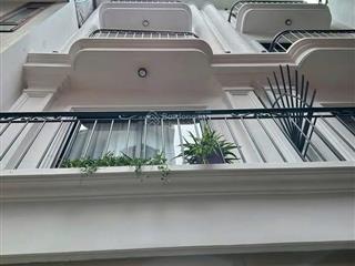 Siêu phẩm căn nhà 30m2 5 tầng đẹp long lanh lấp lánh và lung linh tại vân canh giá cả cực kì hợp lí