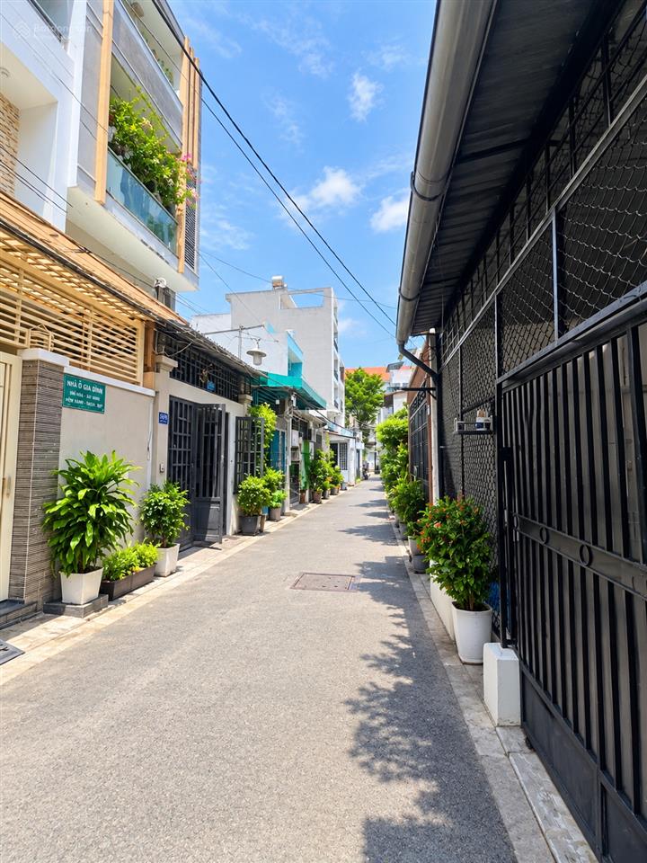 Nhà hẻm xe hơi phạm hùng quận 8 nhỉnh 9 tỷ