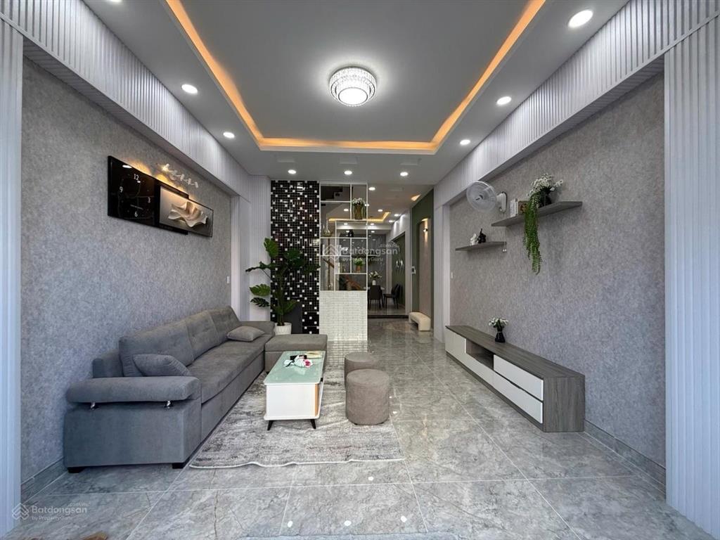 Nhà hẻm xe hơi bùi minh trực quận 8 4,4x19 nhỉnh 11 tỷ