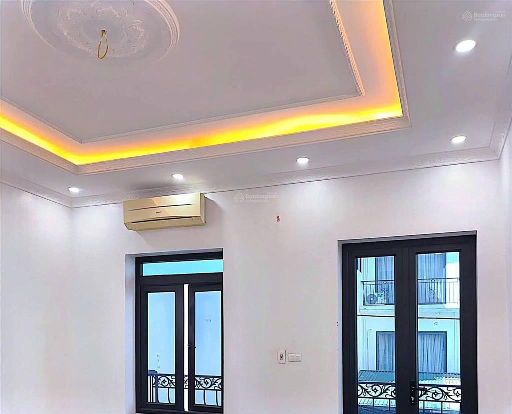Nhà đẹp chu huy mân  diện tích lớn 103m2  ngõ thông  gần ô tô  sát vinhomes riversde