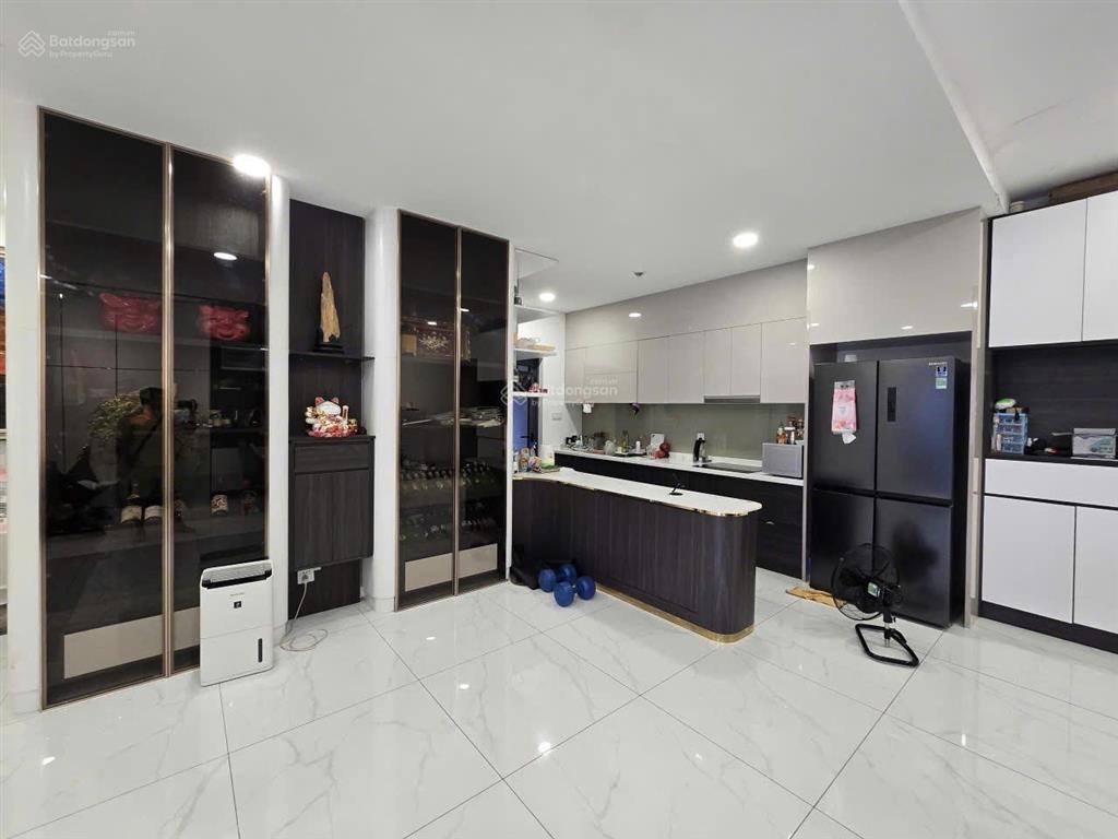 10 tỷ bán căn hộ 141m2 diamond brilliant  4pn full nội thất  tầng trung view đẹp