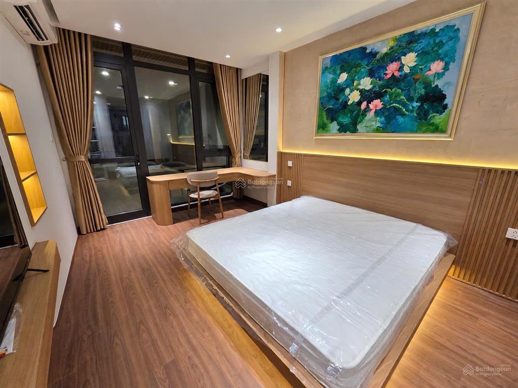 1 ngủ 1 khách 70m2 ban công rộng nội thất cao cấp mặt phố sơn tây, ba đình  có dọn phòng