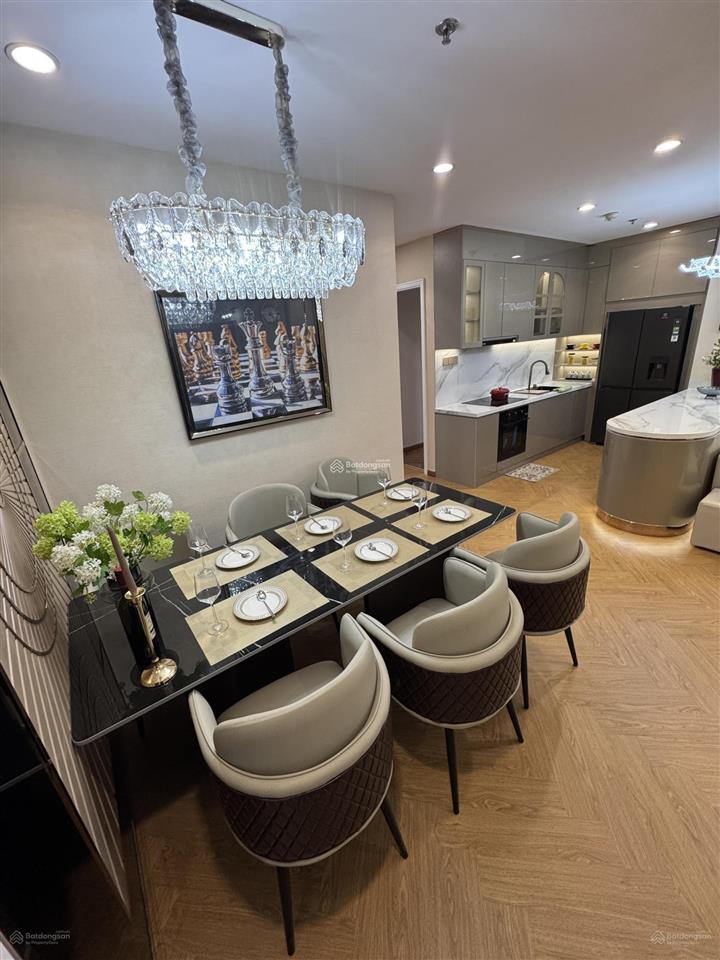 Bán cc the prince residence, 11 tỷ vnd, 110m2, 2pn + 2wc, đầy đủ tiện ích, vị trí vàng