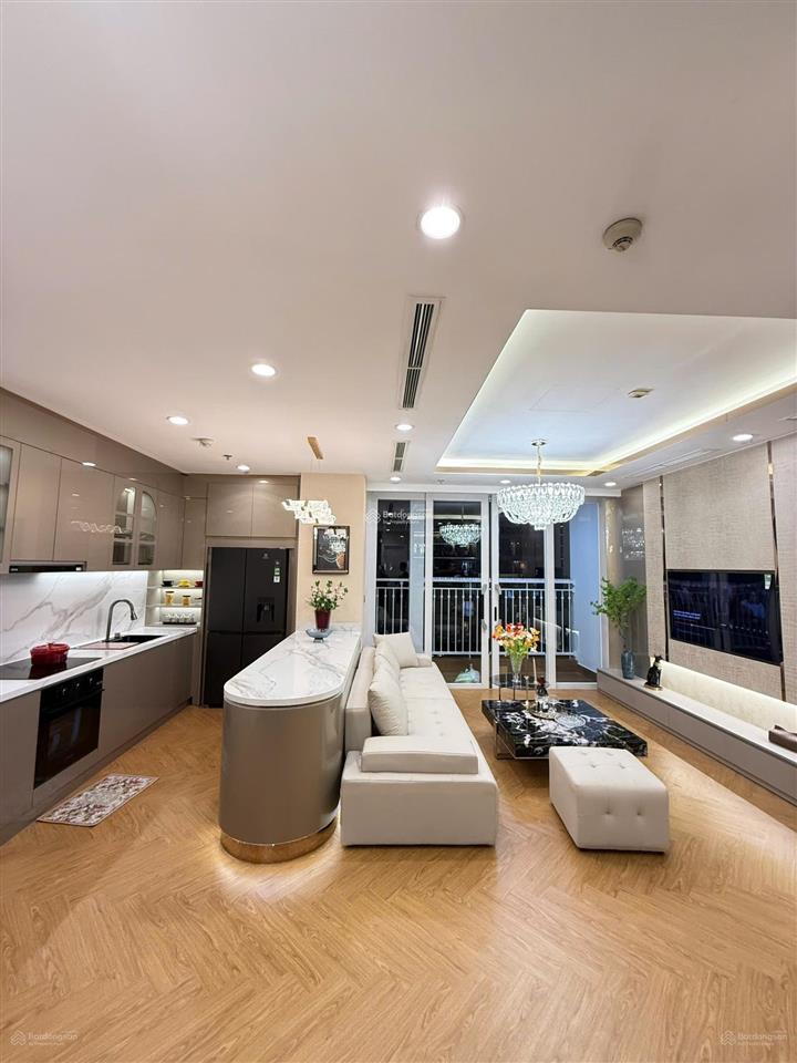 Tận hưởng căn hộ trung tâm quận 10 tại kingdom 101, 94m², 3pn 2wc, tầng cao view thoáng, vị trí đẹp